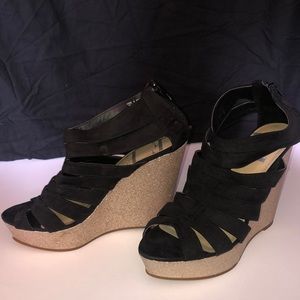 Elle Black and Gold Sparkly Wedges